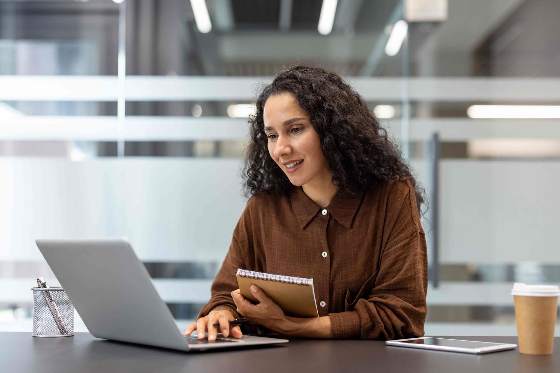 woman at laptop