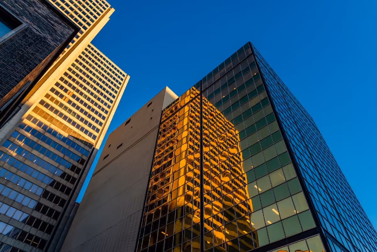 builidings glass reflection modern