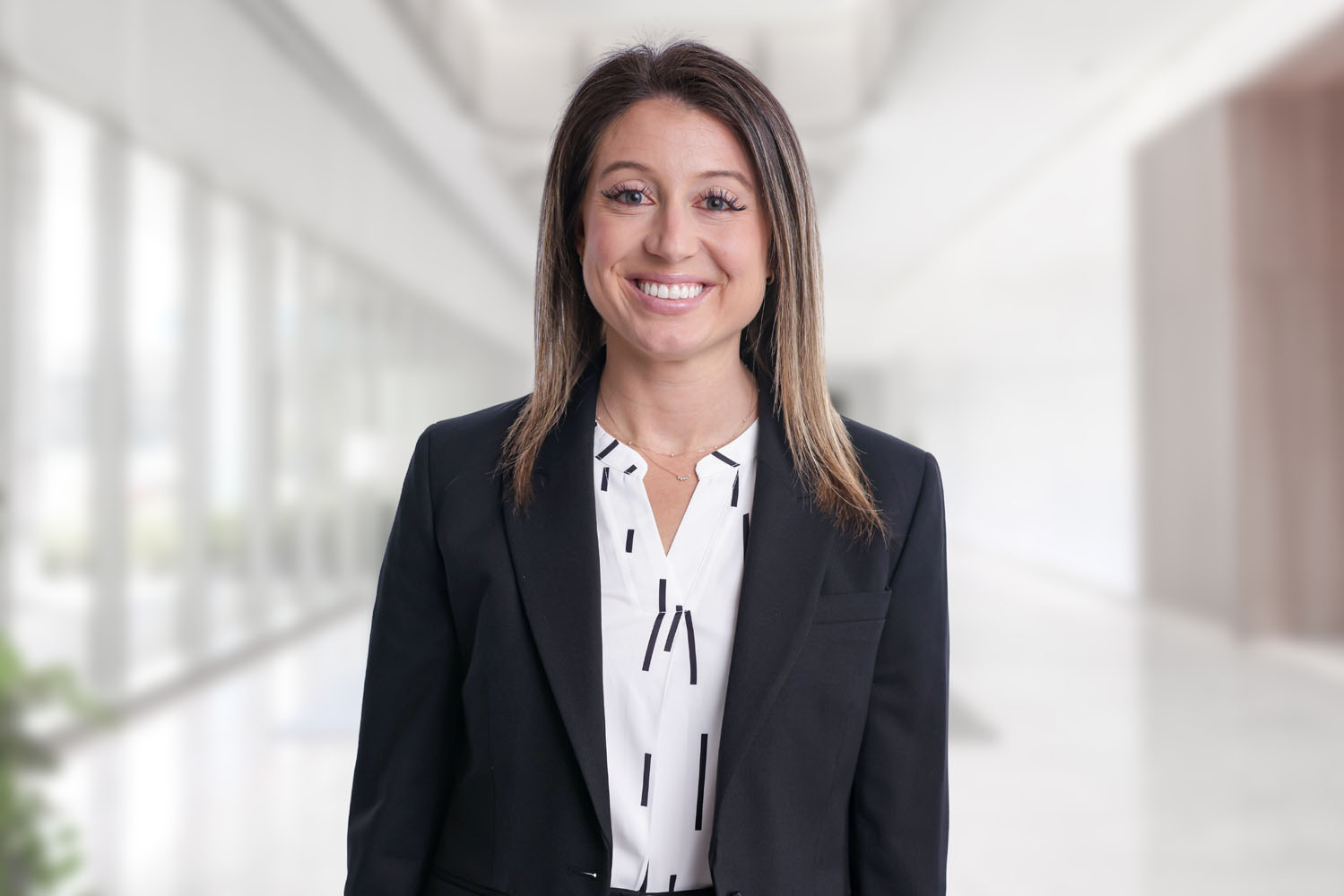 Amanda Bernhard headshot